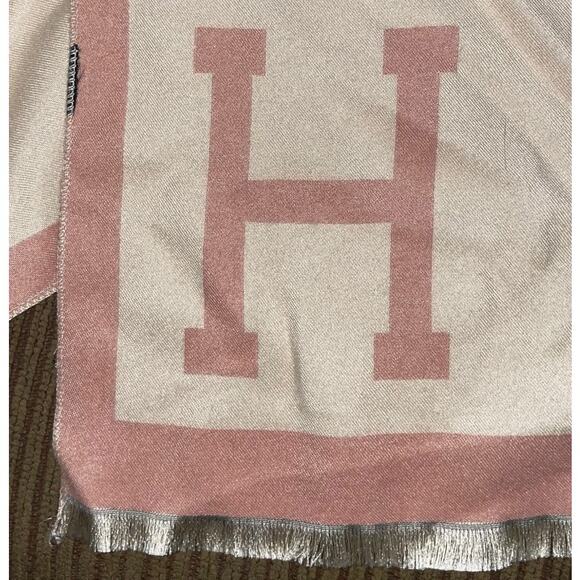 HERMES Pink Cream Extra Large Scarf /Throw - Picture 3 of 3